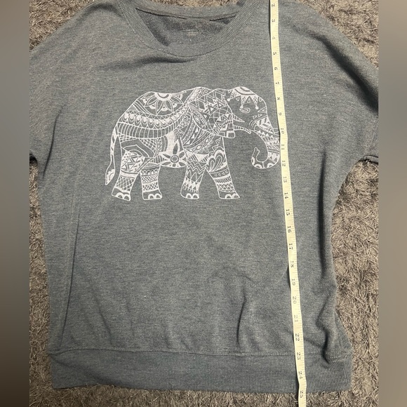Y2k Blue Elephant Crewneck! - Picture 12 of 13